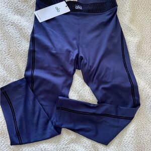 ALO Yoga  Deep Navy Leggings with Black Stripe